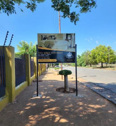 Vryburg House | Thee Agolo Guesthouse
