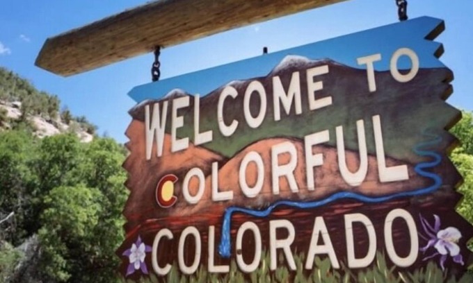 Rustic Cabin | Thee perfect getaway to enjoy all that Colorado has to offer….🏡🎣☀️🚣🏔🌲
