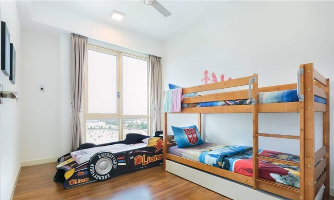 Medini House | ❤️Theme Park Suite w Legoland View & rooftop pool