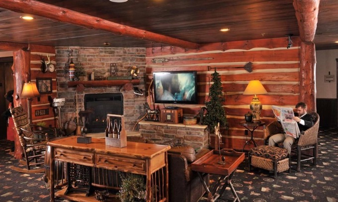 St. Joseph Hotel | Theme Suite Whirlpool, Stoney Creek, Living Room and Hot Tub | 2 Units