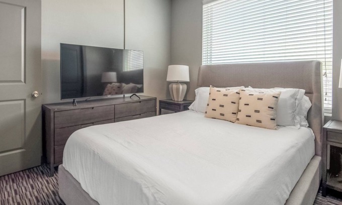 University District Apartment | TheNine 4BD 3 - Four Bedroom Apartment, Sleeps 8