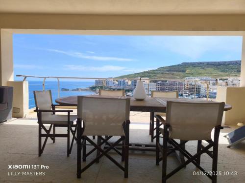 Marsalforn Apartment | Theo's Court Sea View