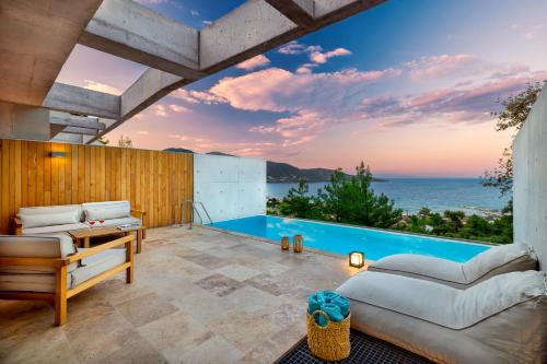 Golden Beach Villa | THESIS VILLAS