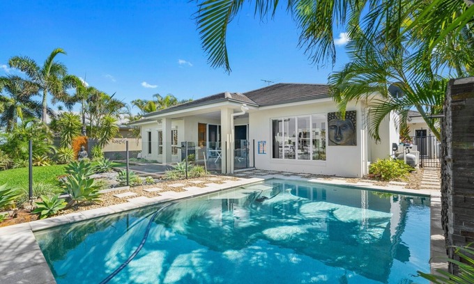Banksia Beach House | Think Elegant & Luxury