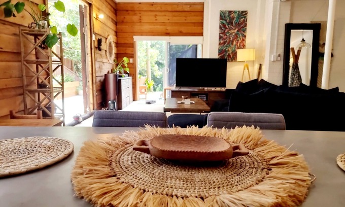 Thirroul Cabin | Thirroul getaway with Island twist