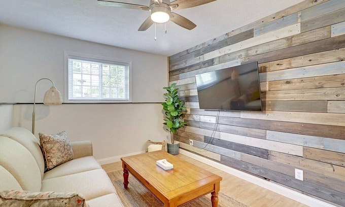 Fredericton Apartment | This apartment is a 1 bedroom(s), 1 bathrooms, located in Fredericton, NB.