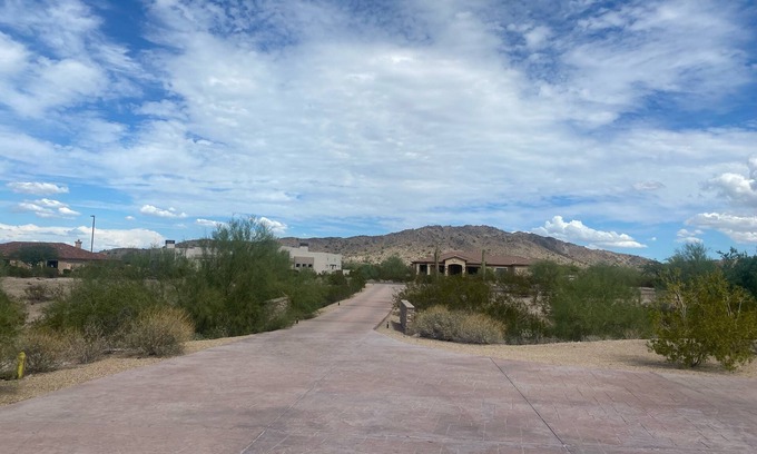 Estrella Mountain Ranch House | This casita is located in the Estrella neighborhood and boasts amazing View’s.