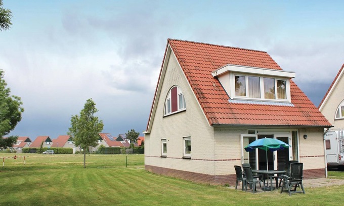 Stevensweert House | This comfortable villa is located in the villa park Porta Isola.