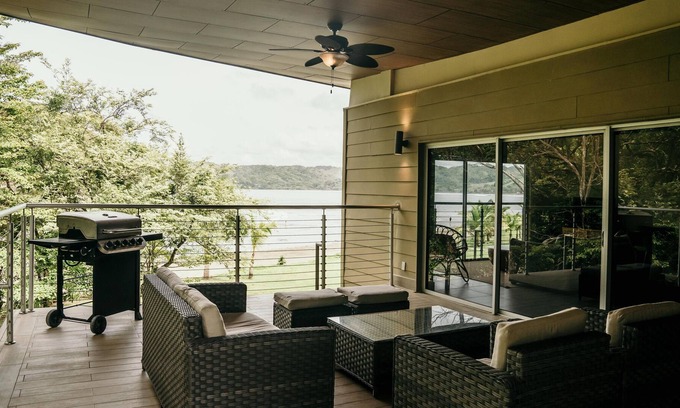 Las Escobas del Venado Condo | This condominium is a 2 bedroom(s), 2 bathrooms, located in Playa Venao, Los Santos.