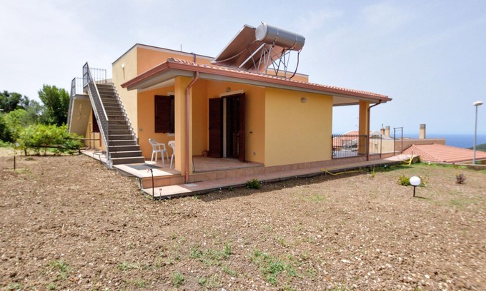 Tresnuraghes Apartment | This cozy cottage is the ideal place for a relaxing vacation.