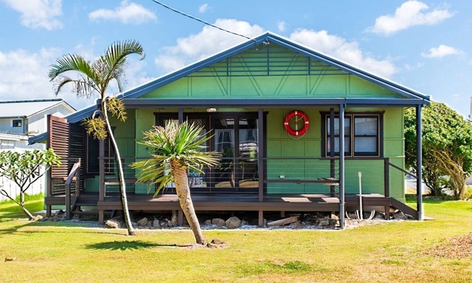Lennox Head House | This fantastic property has been renovated & tastefully styled w/coastal decor.