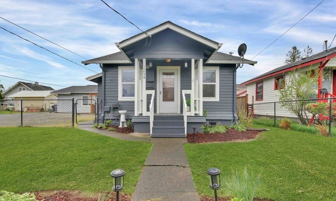 Enumclaw House | This home is only available as a monthly rental