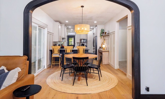 Brownwood House | This house is a 4 bedroom(s), 2.5 bathrooms, located in Brownwood, TX.