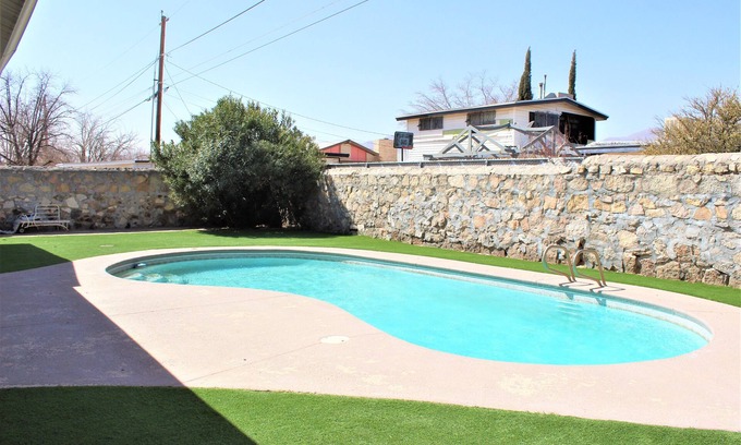 Northeast El Paso House | This house is a 4 bedroom(s), 2 bathrooms, located in El Paso, TX.