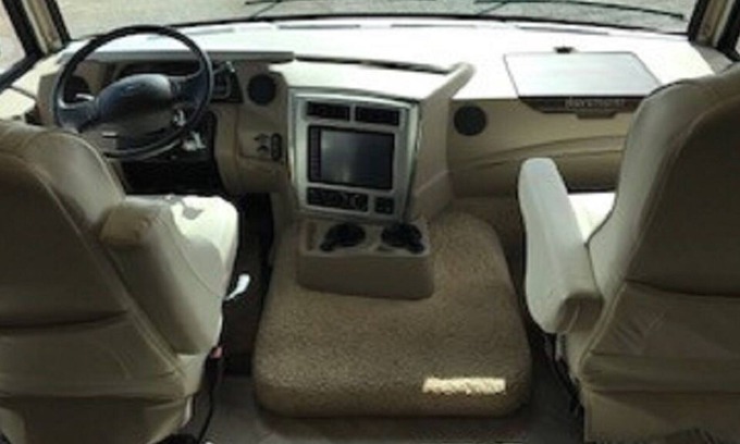 Clarington House | This is Living! 37" Winnebago Adventurer Class A