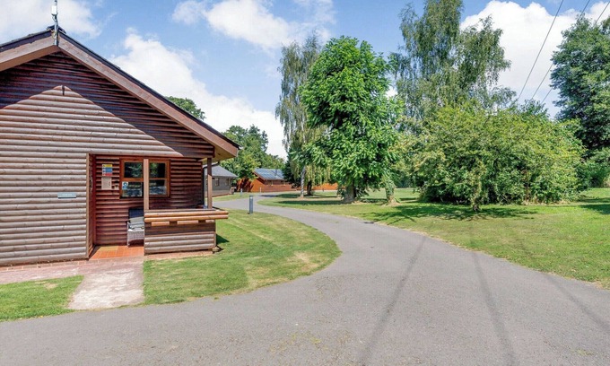 Kilcot Ski Chalet | This lodge is ideal for a couple a looking to take a short break away.