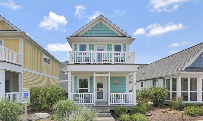 Ottawa House | This Must be the Place | 2 Bed, 1.5 Bath