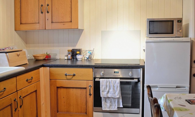 New Forest District Cottage | This pretty thatched cottage is the ideal base for exploring the New Forest and south coast.