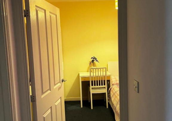 Lychpit House | this property is no more available for bookings