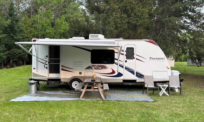 Cheboygan House | This rv is a 1 bedroom(s), 1 bathrooms, located in Cheboygan, MI.