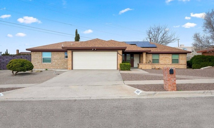 El Paso House | This spacious home has all you need with 2 primary suites, 2 guest bedrooms, and 3 bathrooms