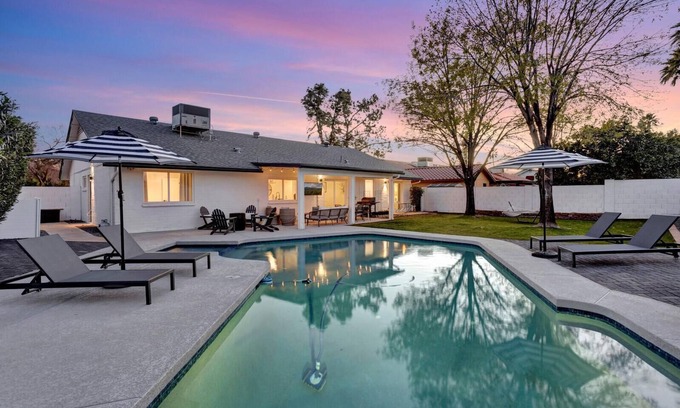 Summit Ridge House | This stunning, newly renovated home is what we like to call a little slice of paradise