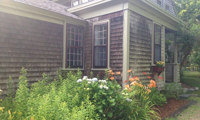 Harwich Center House | This wonderful 6 bedrm 3 bath house & separate cottage is family & dog friendly!