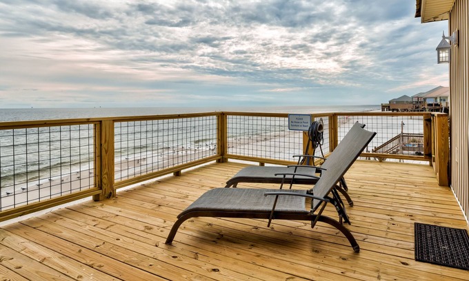 Dauphin Island House | Thisldu | Pet friendly, gulf front beautiful home! Book now!