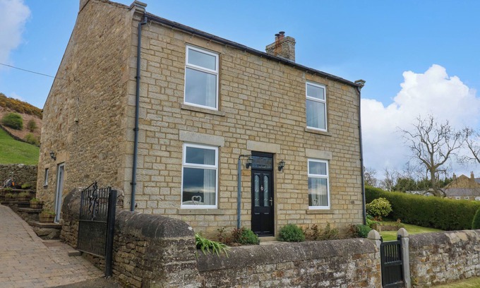 Wolsingham Cottage | THISTLEWOOD HOUSE, pet friendly, with open fire in Wolsingham
