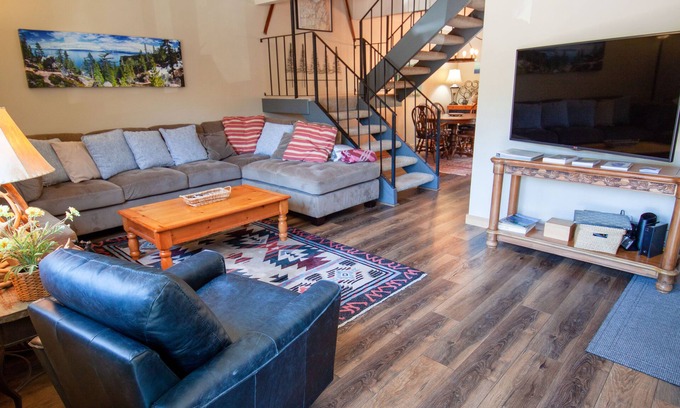 Lake Forest Condo | Thompson's Landing-3 bedroom, 2.5 bath-Remodeled with great views from deck