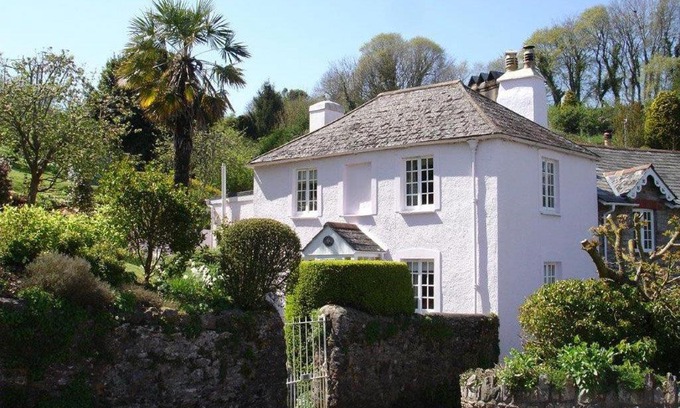 Dittisham House | Thornwell Cottage - Heart of the village, amazing gardens, glorious views and brimming with character