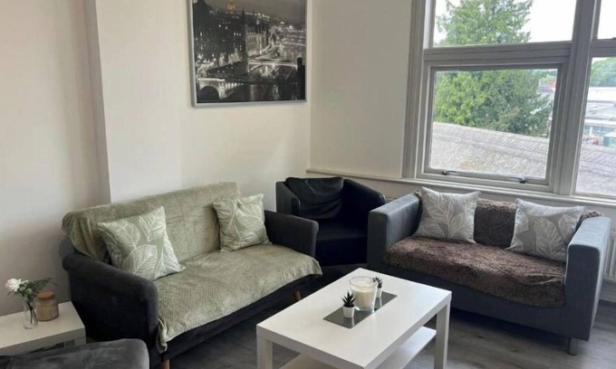 Wellingborough Apartment | Three-Bedroom Apartment
