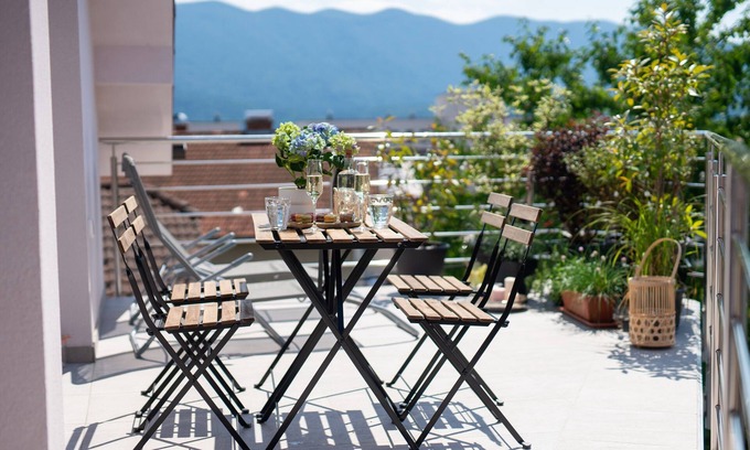Cerknica Apartment | Three-bedroom apartment at Villa Cerkniško jezero