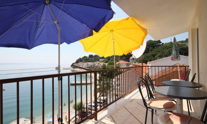 Podgora Apartment | Three bedroom apartment near beach Podgora, Makarska (A-6670-a)