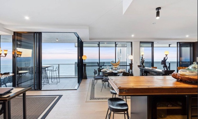Surfers Paradise Apartment | Three-Bedroom Deluxe Renovated Sky High Penthouse