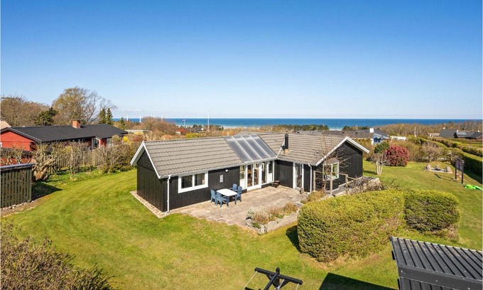 Bønnerup Strand House | Three-Bedroom Holiday Home In Glesborg