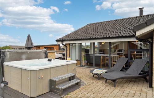 Vinderup House | Three-Bedroom Holiday Home In Vinderup