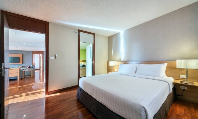 Embassy District House | Three Bedroom Residence - an excellent choice for large families