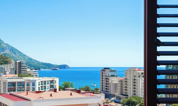 Becici Apartment | Three bedroom spacious apartment in Bečići
