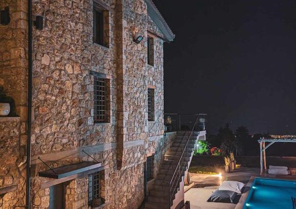 Kato Diminio Villa | Three Dots Boutique Suites
