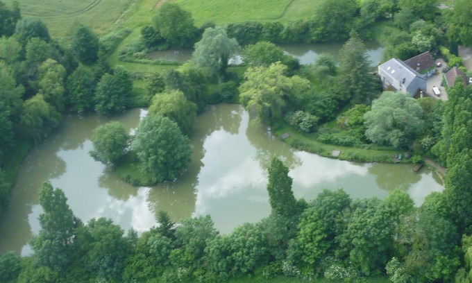 Perrusson Cottage | Three Loire Valley cottages with exclusive carp fishing lake & huge heated pool