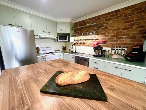 Kooralbyn Bed & Breakfast | Three Palms