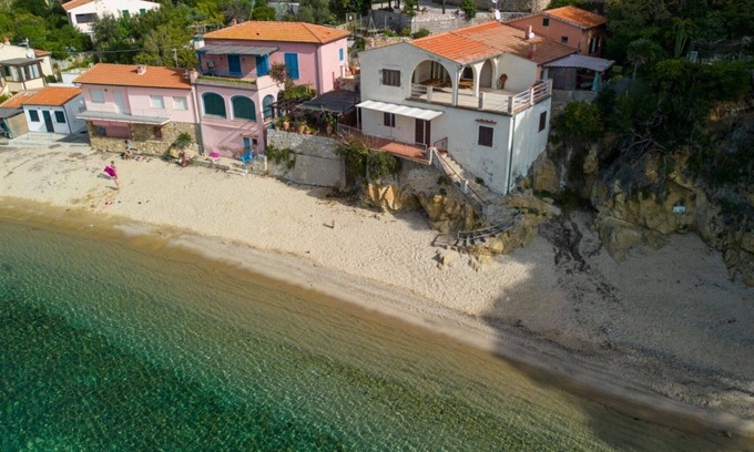 Scaglieri Apartment | Three-room apartment with 4 sleepings on the Forno beach