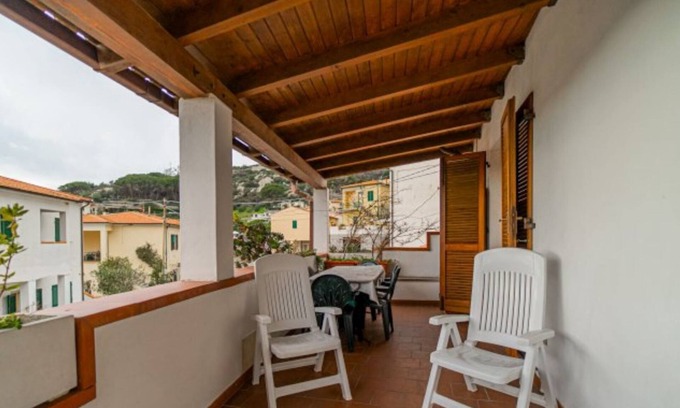 Seccheto Apartment | Three-room Clara with sea view 6 Beds in Seccheto