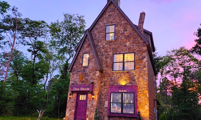 Kodak Cabin | 🪄Three Wizards🪄A NEW magical & unique stay in the Fantastical Forgotten Forest