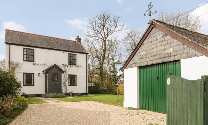 Lifton House | Thrushel Cottage