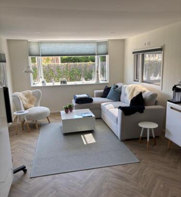 Ouddorp Ski Chalet | ThuizInOuddorp Parel no 30 & Oester no 29 Verkoeling aan Zee