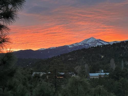 Ruidoso Apartment | Thunder Lodge