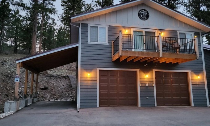 Deadwood House | Thunder Ridge Loft with gorgeous overlook