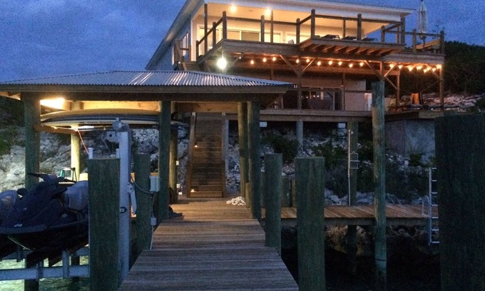 Staniel Cay House | Thunderball Point.Luxury 5BR,4 Bath. Oceanfront Home in Staniel Cay.